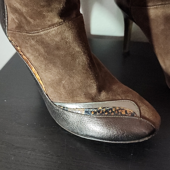 Elegant Brown Knee-High Boots - Picture 12 of 17